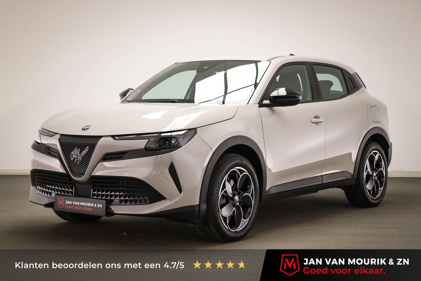 Alfa Romeo Junior - Elettrica Speciale 54 kWh | DAB | APPLE | PDC | 18" - AutoWereld.nl