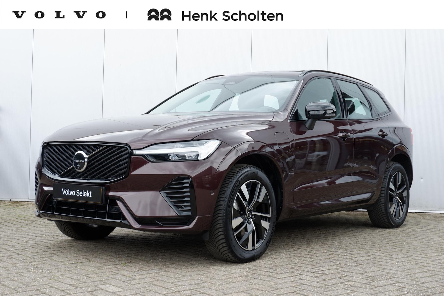 Volvo XC60 - 2.0 T6 Plug-in hybrid AWD Plus Dark | Panoramadak | 360° Parkeercamera | Parkeersensoren v - AutoWereld.nl