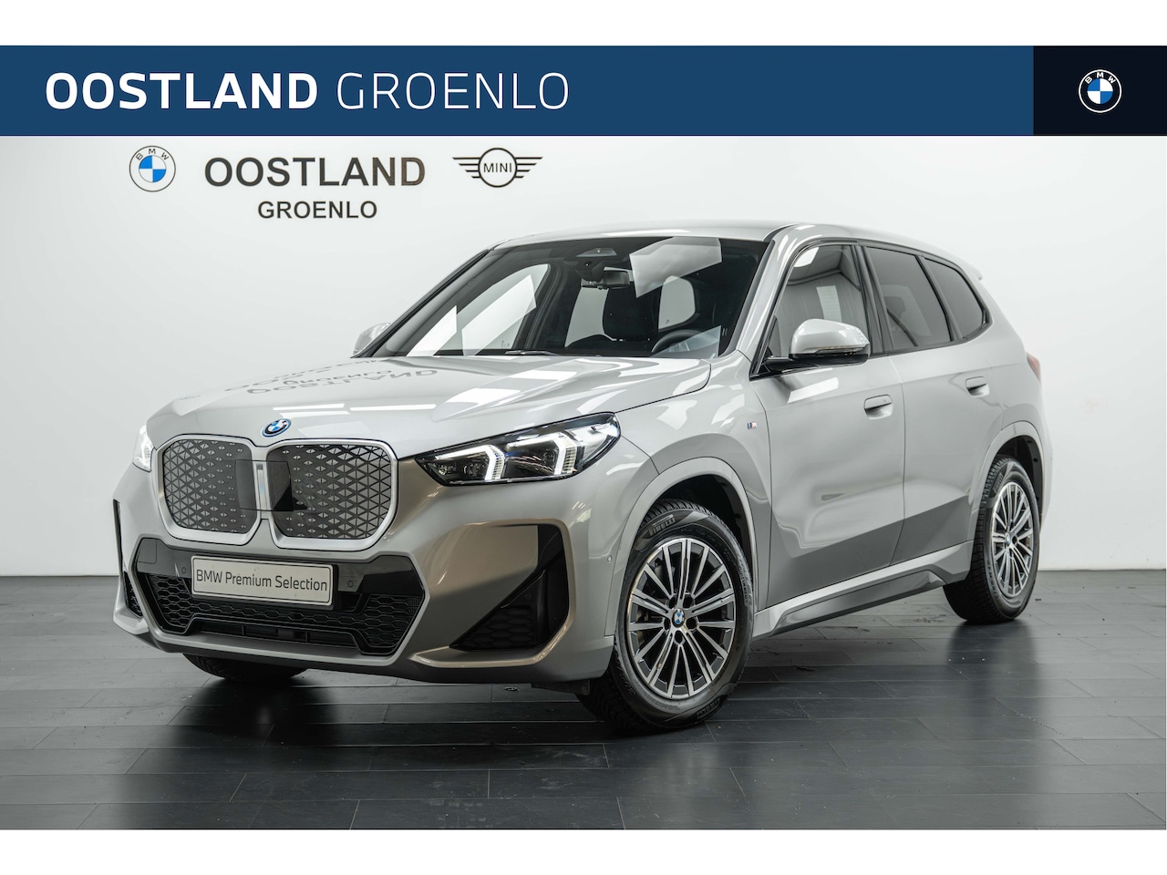 BMW iX1 - eDrive20 M Sport / Sportstoelen / Comfort Access / Achteruitrijcamera / Adaptieve Cruise C - AutoWereld.nl