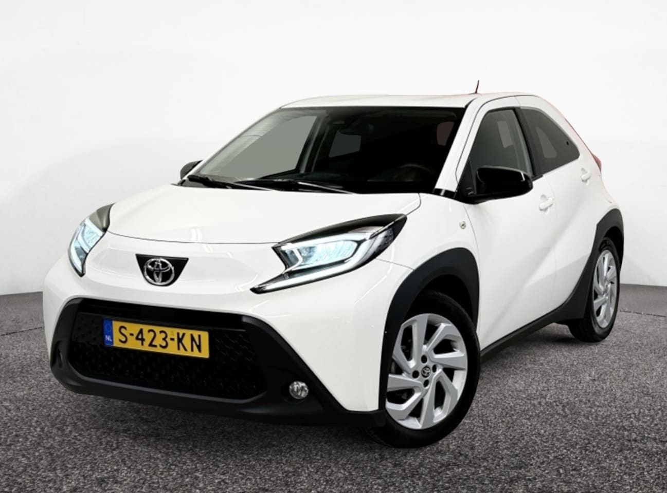 Toyota Aygo X - 1.0 VVT-i S-CVT First| Camera| LED| Climate| Adap.Cruise| Getint - AutoWereld.nl