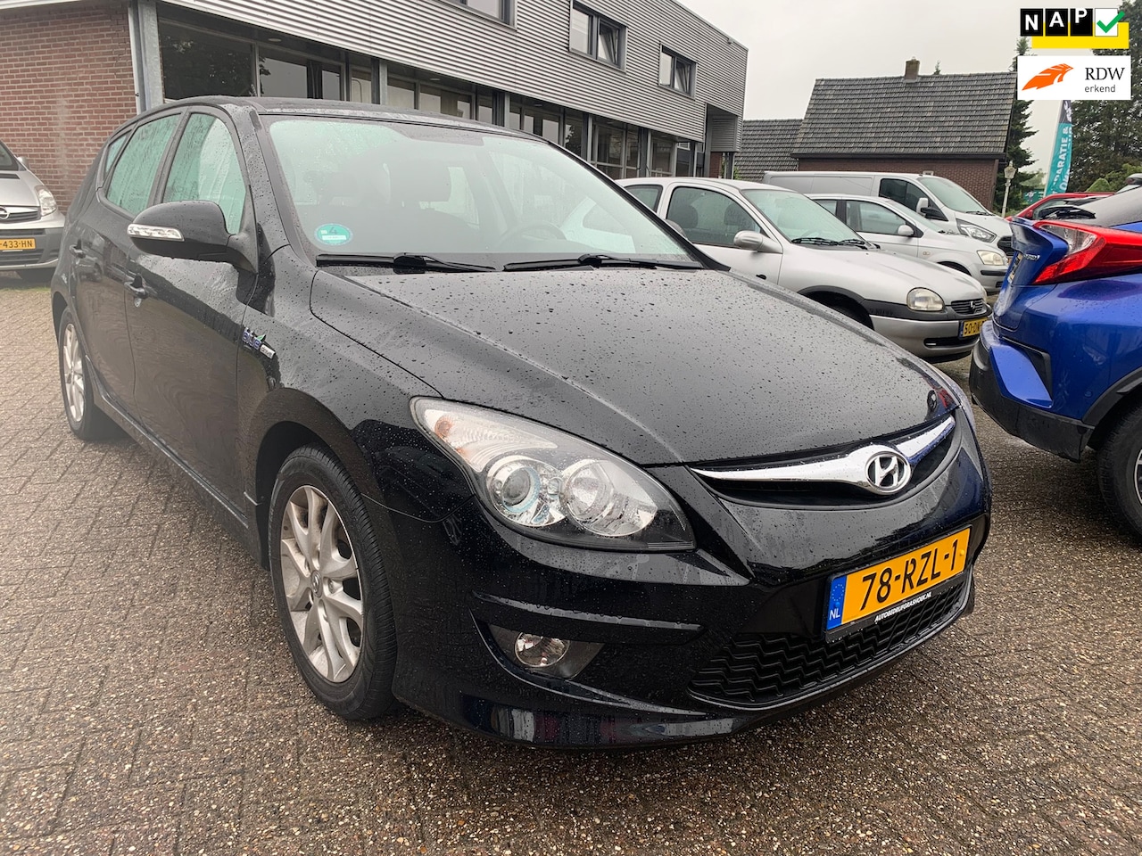Hyundai i30 - 1.4i i-Motion !! KOOPJE !! € 3450.- 2011 5 drs. 1 JR. APK - AutoWereld.nl
