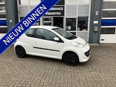 Peugeot 107 - 1.0-12V met Airconditioning. Geleverd met Nw APK. 123000 Km