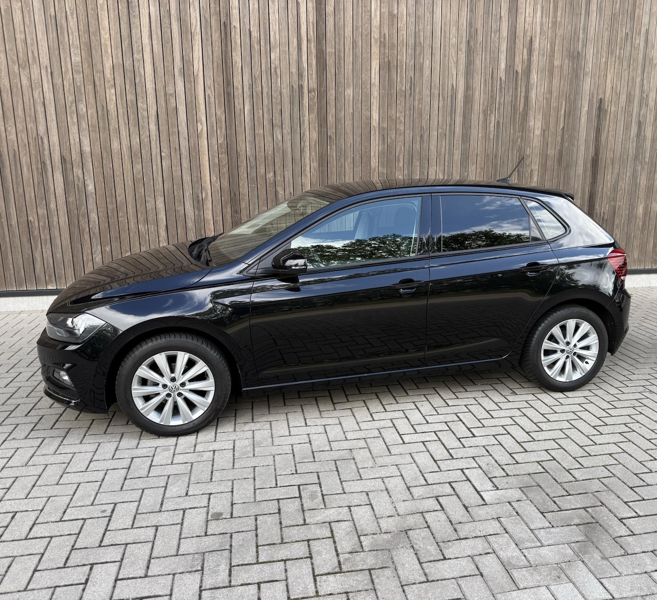 Volkswagen Polo - 1.0 TSI Highline Carplay, NAVI, Achteruitrijcamera, Adaptive cruise control - AutoWereld.nl