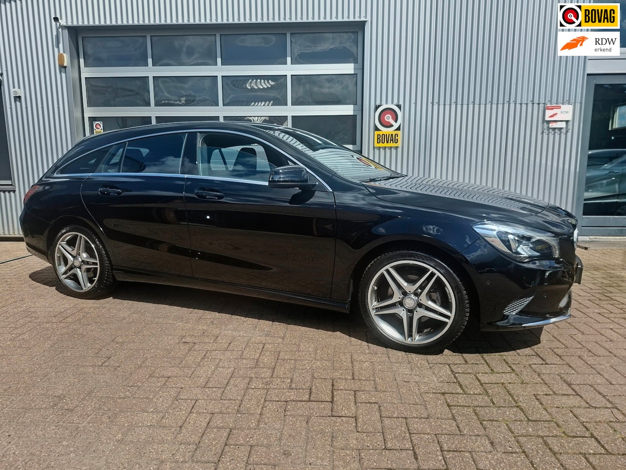 Mercedes-Benz CLA-klasse Shooting Brake - 180 6-Hand Trekhaak Xenon Navi 18 Inch - AutoWereld.nl