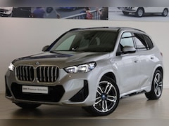 BMW X1 - xDrive25e | M Sportpakket | Panoramadak | Achteruitrijcamera | Trekhaak | Stoelverwarming