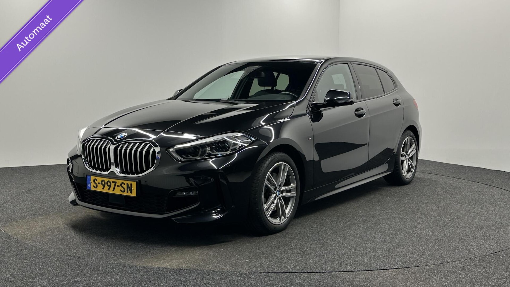 BMW 1-serie - 118i Essential High Executve M-Sport NAVI CRUISE ECC CRUISE. - AutoWereld.nl