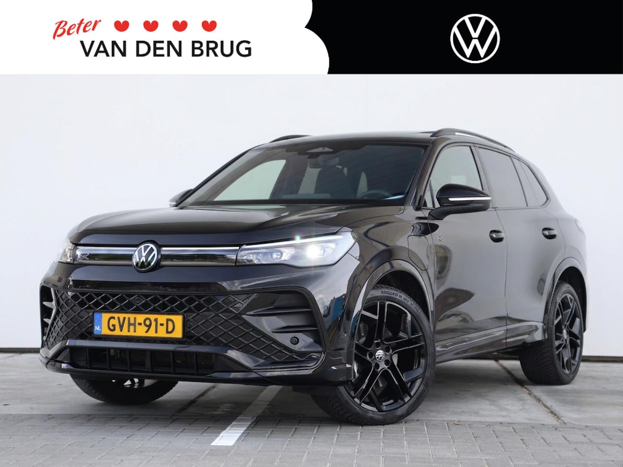 Volkswagen Tiguan - 1.5 eHybrid R-Line Edition 272PK DSG | Panoramadak | Trekhaak | Led Matrix | Camera | Stoe - AutoWereld.nl