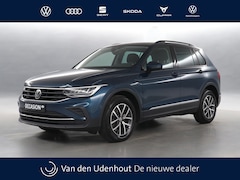 Volkswagen Tiguan - 1.4 TSI eHybrid 245pk PHEV Life / Trekhaak 1800kg / Navigatie / Massage