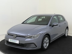 Volkswagen Golf - 1.0 TSI Life | Achteruitrijcamera | Adaptieve cruise control | Navigatie | 3-zone airco |