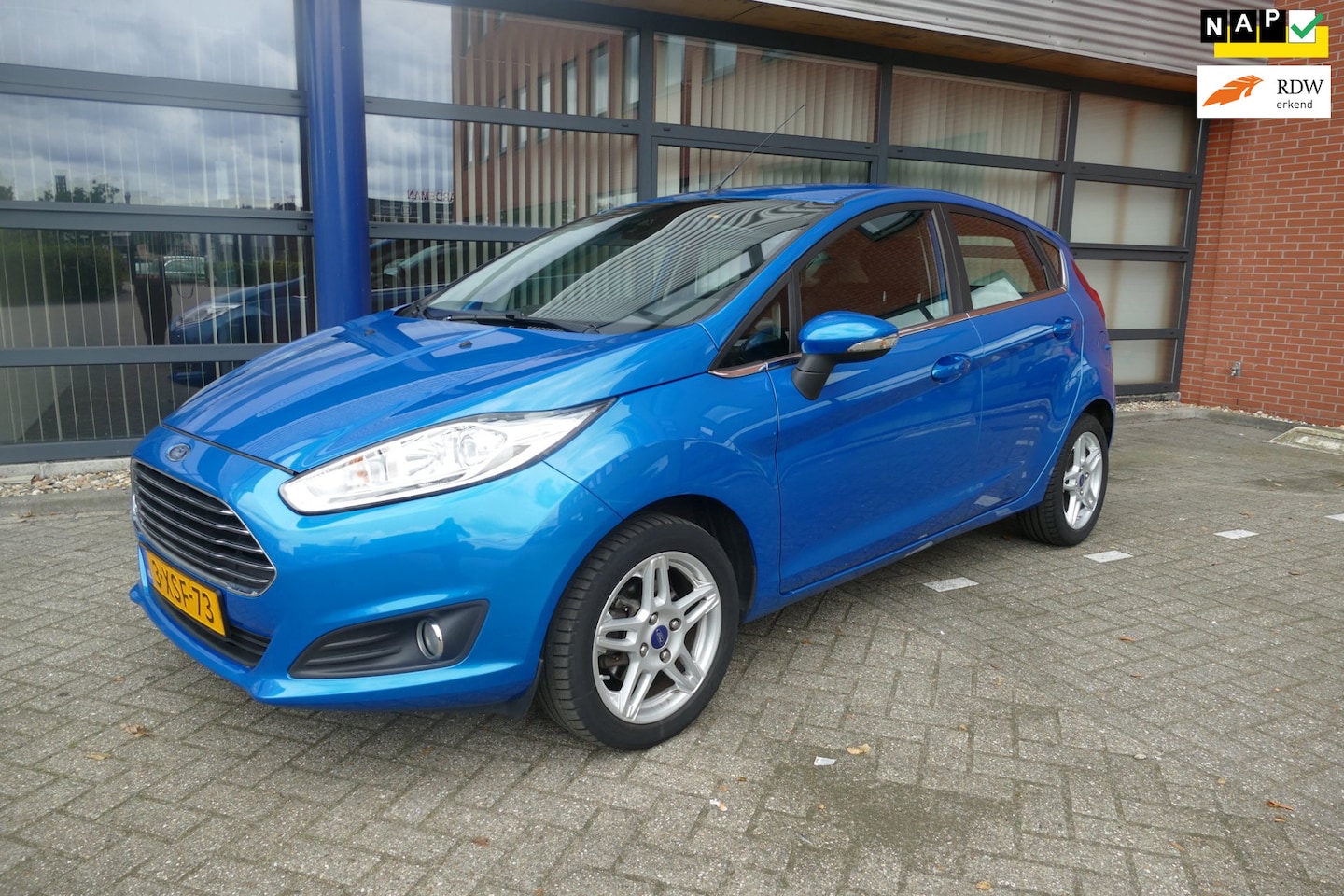 Ford Fiesta - 1.0 EcoBoost Titanium Climate control Apk 8-2-2027 - AutoWereld.nl