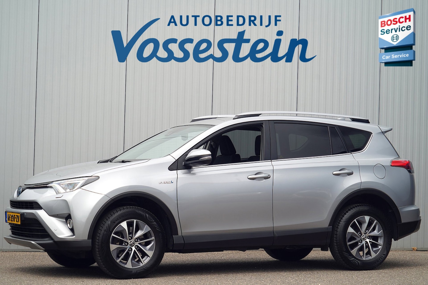 Toyota RAV4 - 2.5 Hybrid Dynamic / Trekhaak / Camera / Stoelverwarming / Bearlock / Climate - AutoWereld.nl