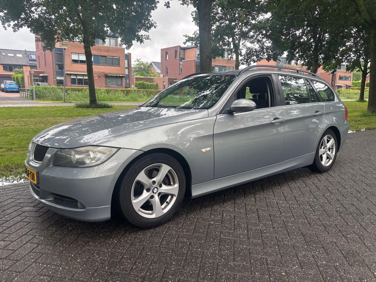 BMW 3-serie Touring - 320i High Executive 320i High Executive - AutoWereld.nl