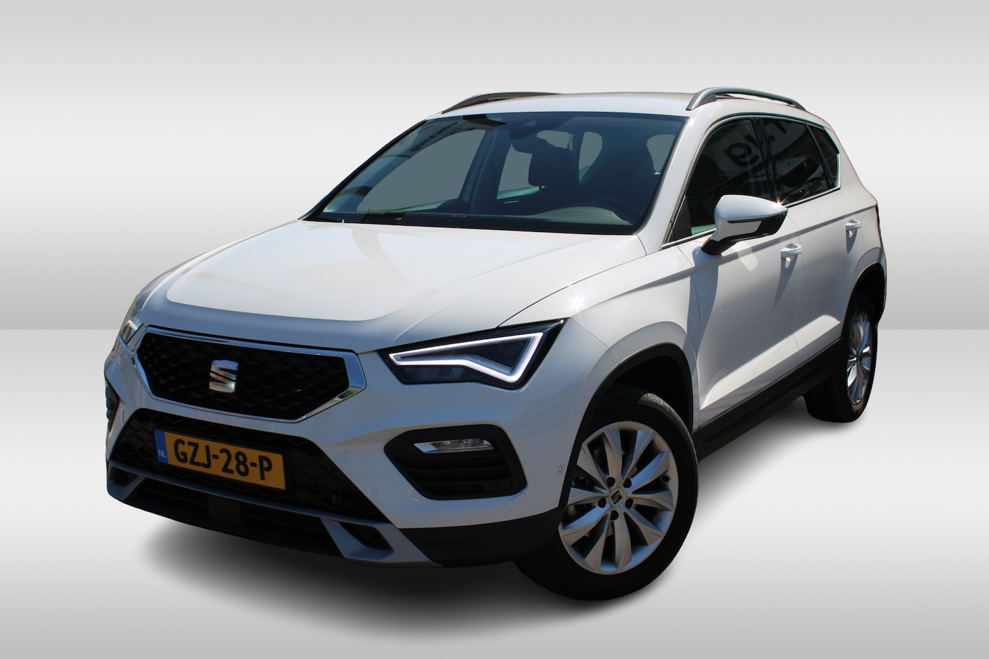 SEAT Ateca - 1.5 TSI 150PK DSG Style Business Intense LM 17", verw. stuur & stoelen, Apple Carplay/Andr - AutoWereld.nl