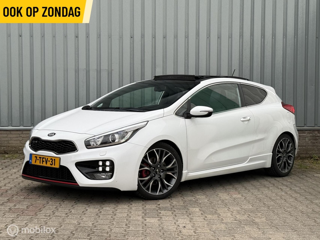 Kia Cee'd - 1.6 GT First Edition | 204PK | Pano - AutoWereld.nl