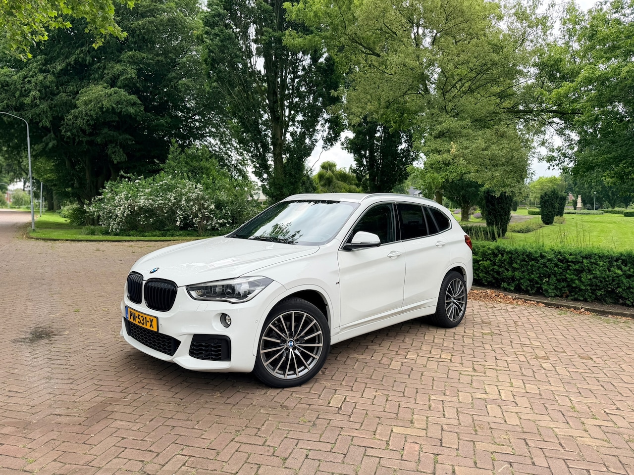 BMW X1 - XDrive18d High Executive | Leer | Automaat | M Sport - AutoWereld.nl