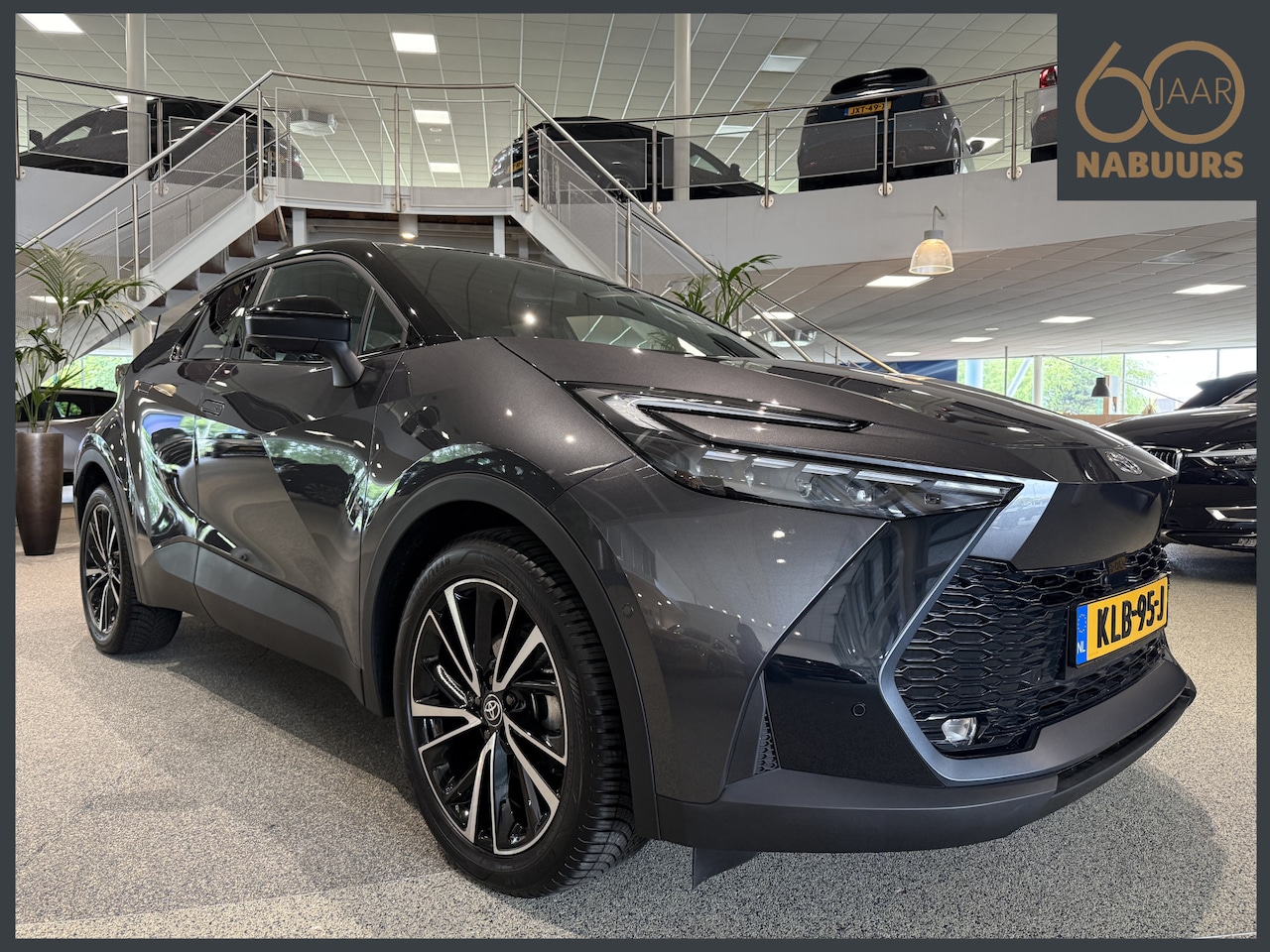 Toyota C-HR - 2.0 Hybrid Executive 2.0 Hybrid 200pk Executive, JBL, All season banden, HUD, 360cam - AutoWereld.nl