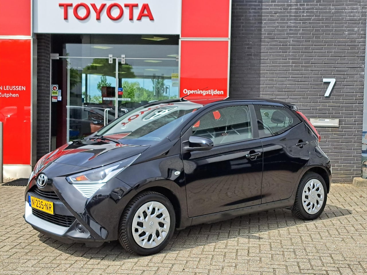 Toyota Aygo X - X-PLAY ACHTERUITRIJCAMERA AIRCO APPLE CARPLAY / ANDROID AUTO - AutoWereld.nl