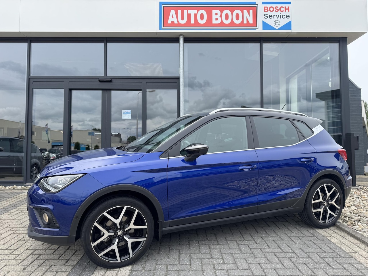 SEAT Arona - 1.0TSi FR 116PK AUTOMAAT : APPCARPLAY/NAVI/LED /P-CAM/CLIMA/2xPDC/18''LMV/2XKEYLESS/TREKH. - AutoWereld.nl