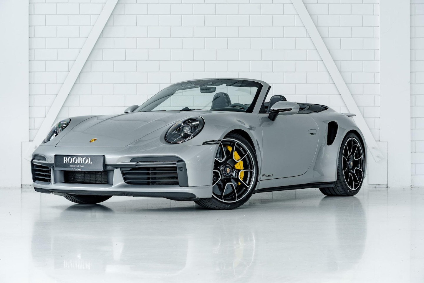 Porsche 911 Cabrio - 3.8 Turbo S | GT Silver | Sport Exhaust | Burmester Sound | - AutoWereld.nl