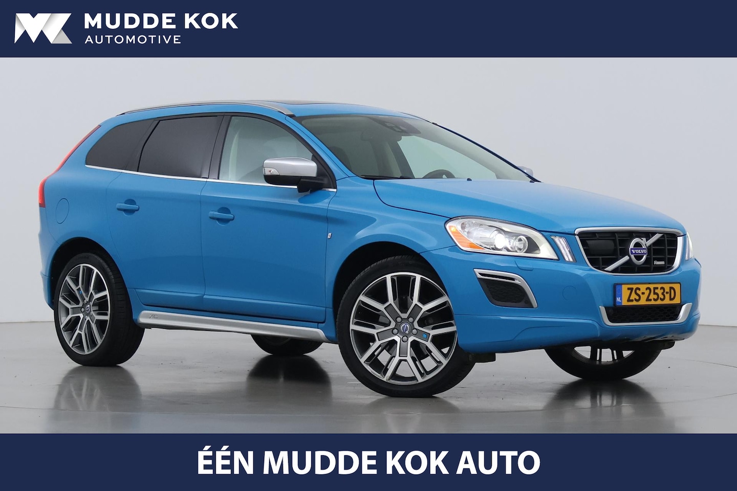 Volvo XC60 - 3.0 T6 AWD R-Design | ACC | Panoramadak | Leder | Camera | Trekhaak | BLIS - AutoWereld.nl