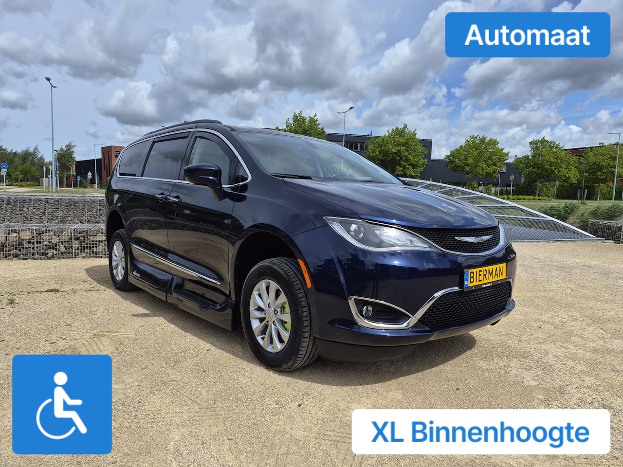 Chrysler Pacifica - Rolstoelauto 5+1 of 4+1 (rolstoel voorin) - AutoWereld.nl