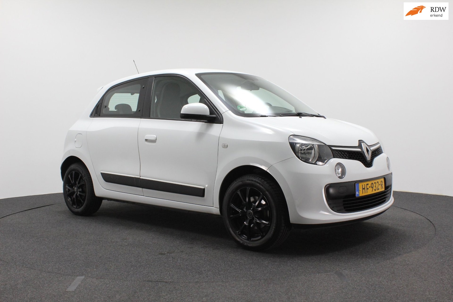 Renault Twingo - 1.0 SCe Dynamique | Airco | Goed onderhouden | Cruise controle | Sportvelgen - AutoWereld.nl