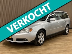 Volvo V70 - 2.5T Kinetic|Navigatie|Opendak|Leder|