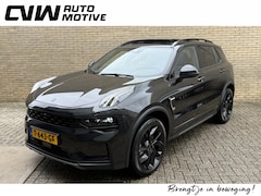 Lynk & Co 01 - 1.5 PHEV 261pk | Blackline | Zwarte hemel | 360 camera | Rolhoes | Panoramadak | Adaptieve