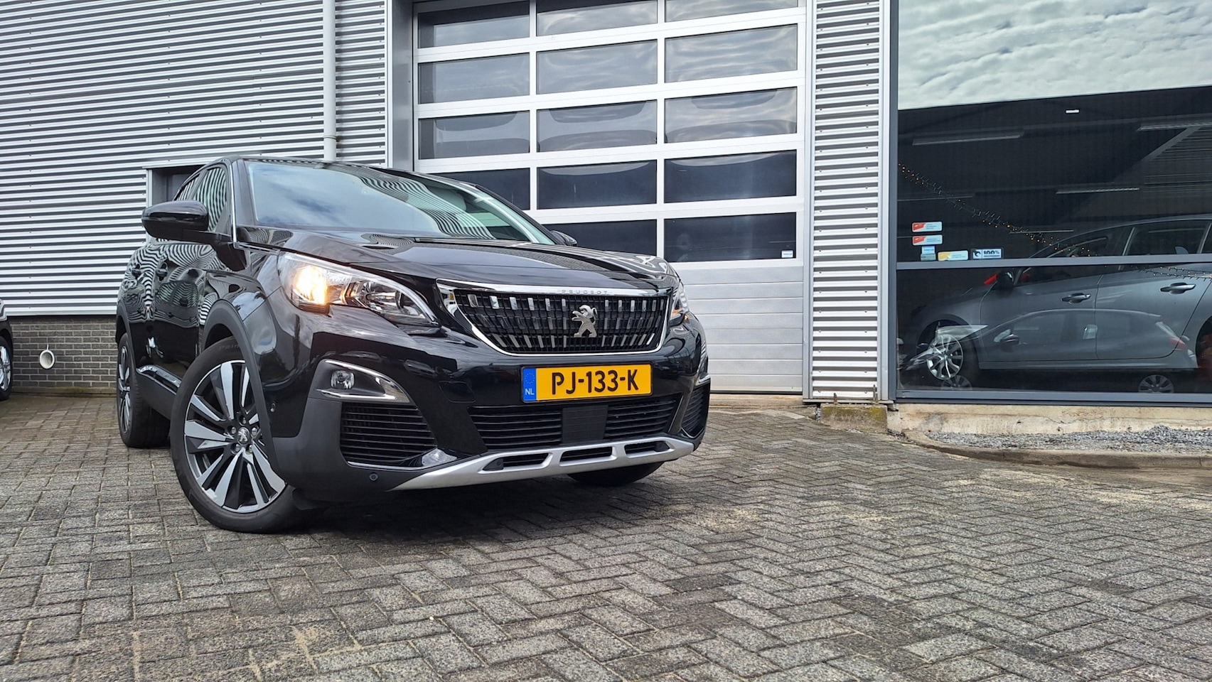 Peugeot 3008 - 1.2 PureTech Allure/Nav/Trekhaak/18 inch/Pdc/Camera/Enz - AutoWereld.nl