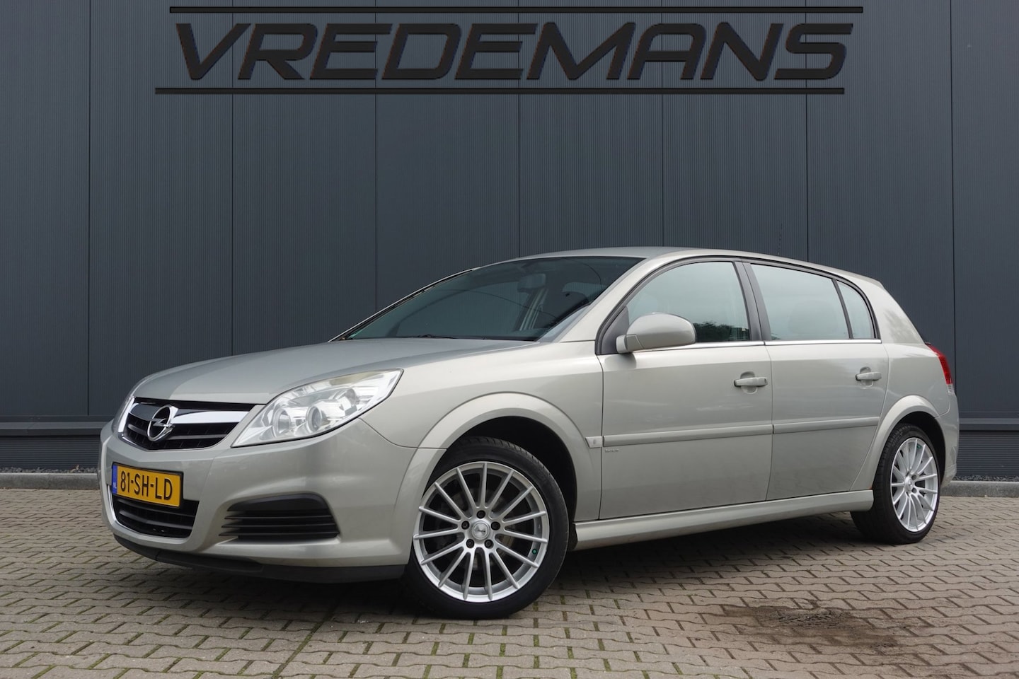 Opel Signum - 2.2-16V Elegance dealeronderh. - AutoWereld.nl