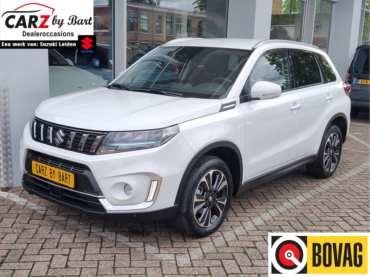 Suzuki Vitara - 1.5 HYBRID STYLE AUTOMAAT Alcantara | Camera | Dodehoeksensoren - AutoWereld.nl