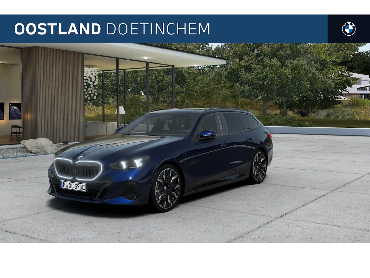 BMW 5-serie Touring - 550e xDrive M Sport Automaat / Panoramadak / Trekhaak / Bowers & Wilkins / Adaptieve LED / - AutoWereld.nl