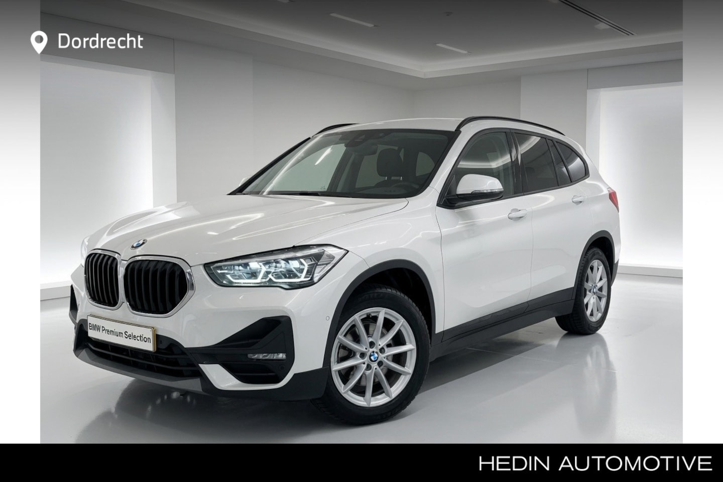 BMW X1 - sDrive18i Automaat | Trekhaak | Stoelverwarming | PDC | Navi | 2 jaar BMW Garantie | - AutoWereld.nl