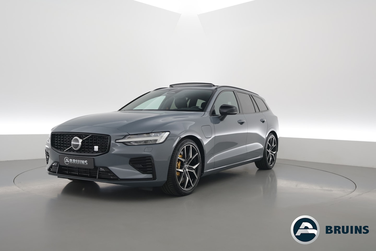 Volvo V60 - 2.0 T8 Plug-in hybrid AWD Polestar Engineered | SOH 99% | Öhlins | Elek. Trekhaak | Pano | - AutoWereld.nl