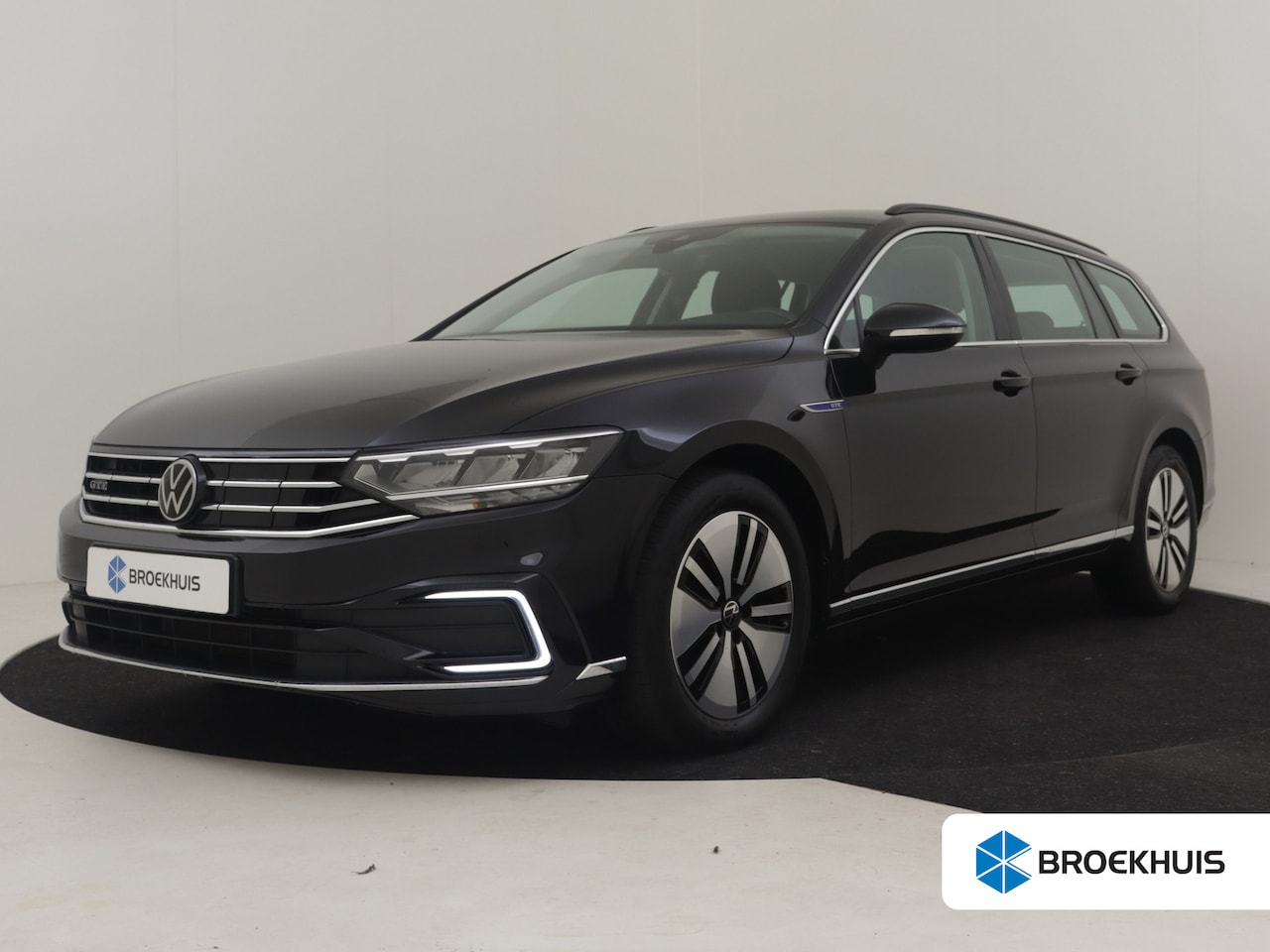 Volkswagen Passat Variant - 1.4 TSI PHEV GTE Business 218Pk DSG/AUTO | Trekhaak uitklapbaar | Achteruitrijcamera | Cru - AutoWereld.nl