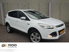 Ford Kuga - 1.5 Titanium 4WD automaat, pano-dak, Cruise, winterpack, APK, onderhoudsbeurt gehad
