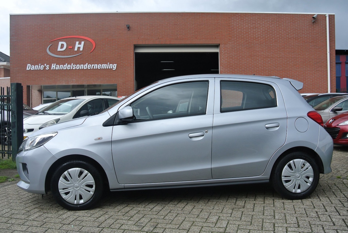 Mitsubishi Space Star - 1.2 Cool+ airco apk 13-12-2027 inruil mogelijk nap - AutoWereld.nl