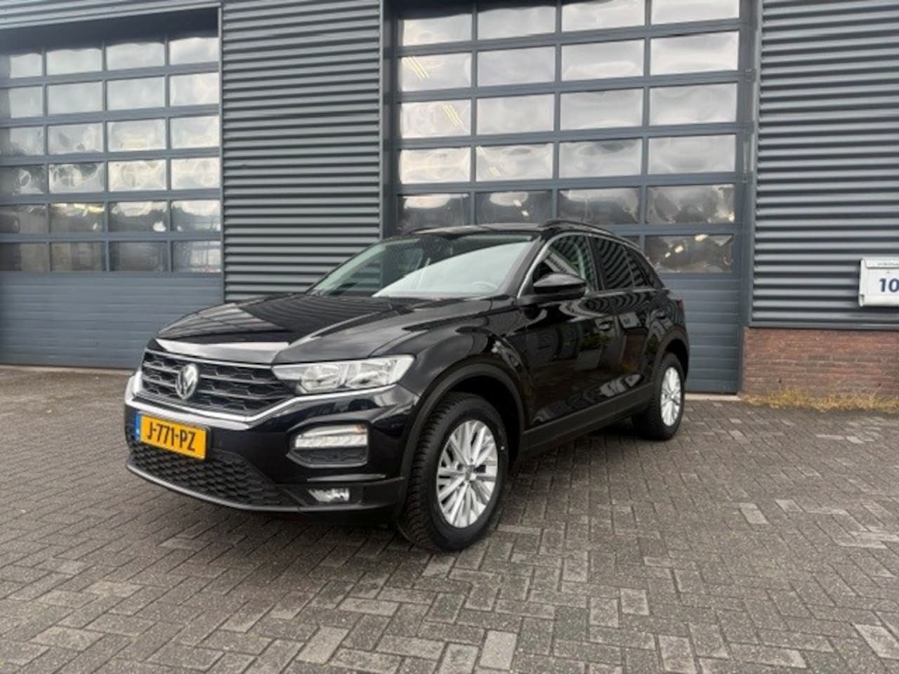 Volkswagen T-Roc - 1.0 TSI Sport Carplay Navi Pdc Stoelverwarming - AutoWereld.nl