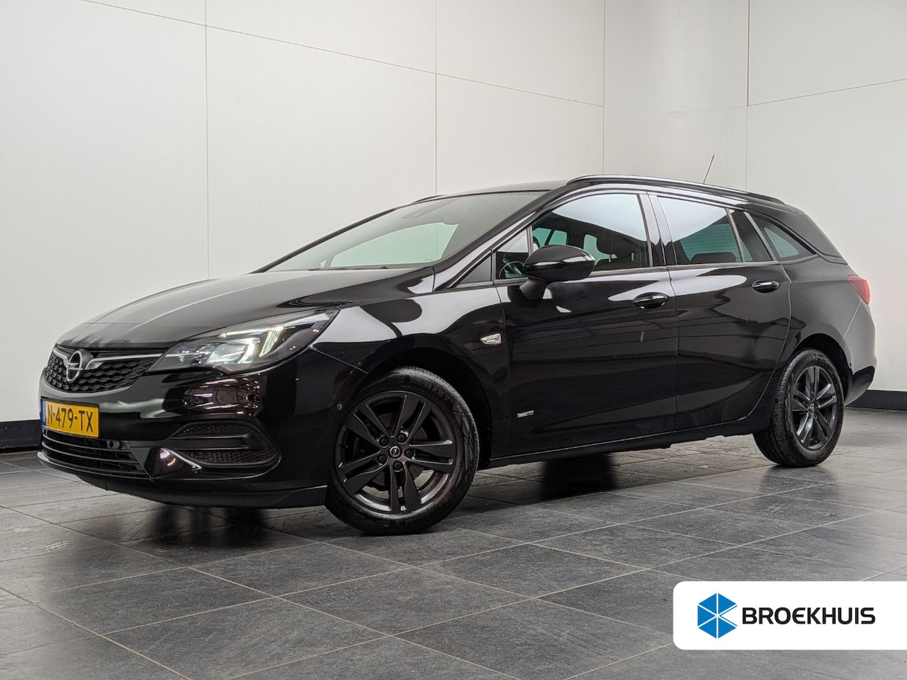 Opel Astra Sports Tourer - 1.2 Design & Tech l 1e Eigenaar l Dealeronderhoud l Camera l Voorruit Verwarming l Stoelve - AutoWereld.nl