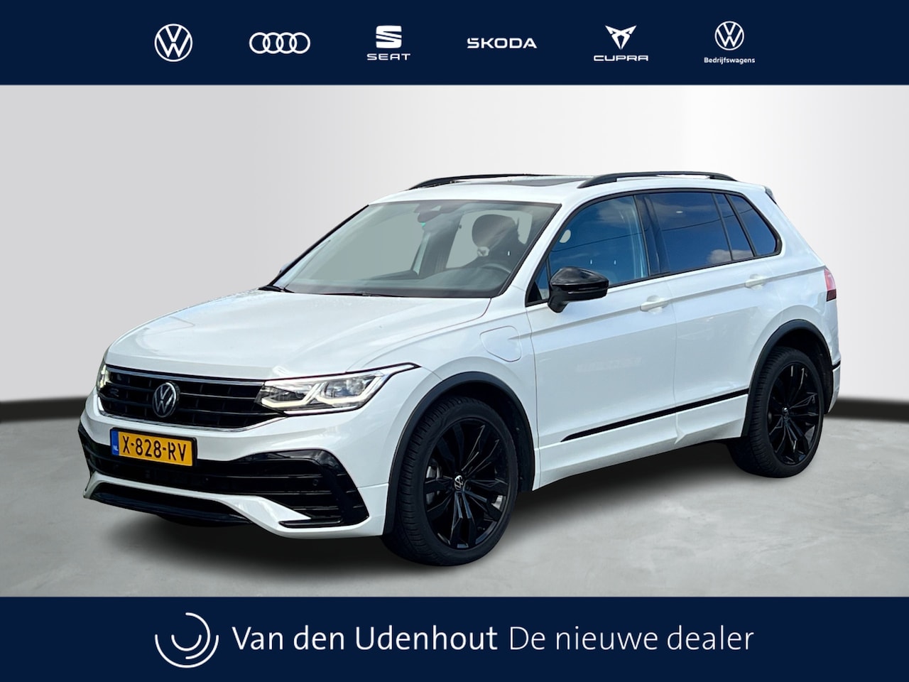 Volkswagen Tiguan - 1.4 TSI eHybrid 245pk PHEV R-Line Business Panoramadak Trekhaak - AutoWereld.nl