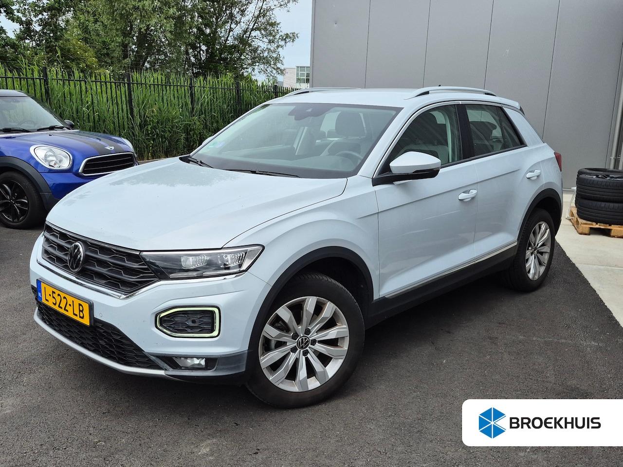 Volkswagen T-Roc - 1.5 TSI Sport 150PK DSG/AUTO Trekhaak afneembaar | Cruise control adaptief | Navigatie | A - AutoWereld.nl