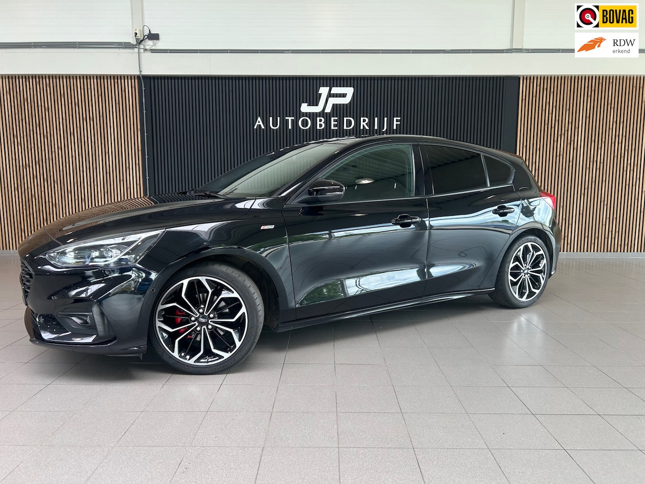 Ford Focus - 1.5 EcoBlue ST Line Business AUTOMAAT|PANO|STOEL&STUURVERWARMIN|18 INCH-LM VELGEN|LEDER|AC - AutoWereld.nl