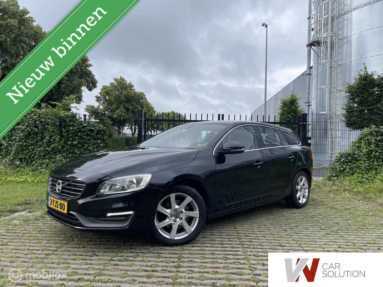 Volvo V60 - 1.6 D2 Summum NAP NAVI PDC CLIMA AUTOMAAT TREKHAAK - AutoWereld.nl