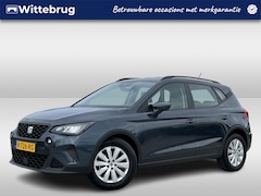 SEAT Arona - 1.0 TSI Style / App connect / Parkeersensoren achter / Lichtmetaal 16 inch / Climate contr