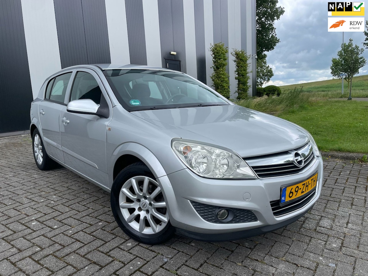 Opel Astra - 1.6 Temptation Airco-Cruise-Lmv-Elekpakket - AutoWereld.nl