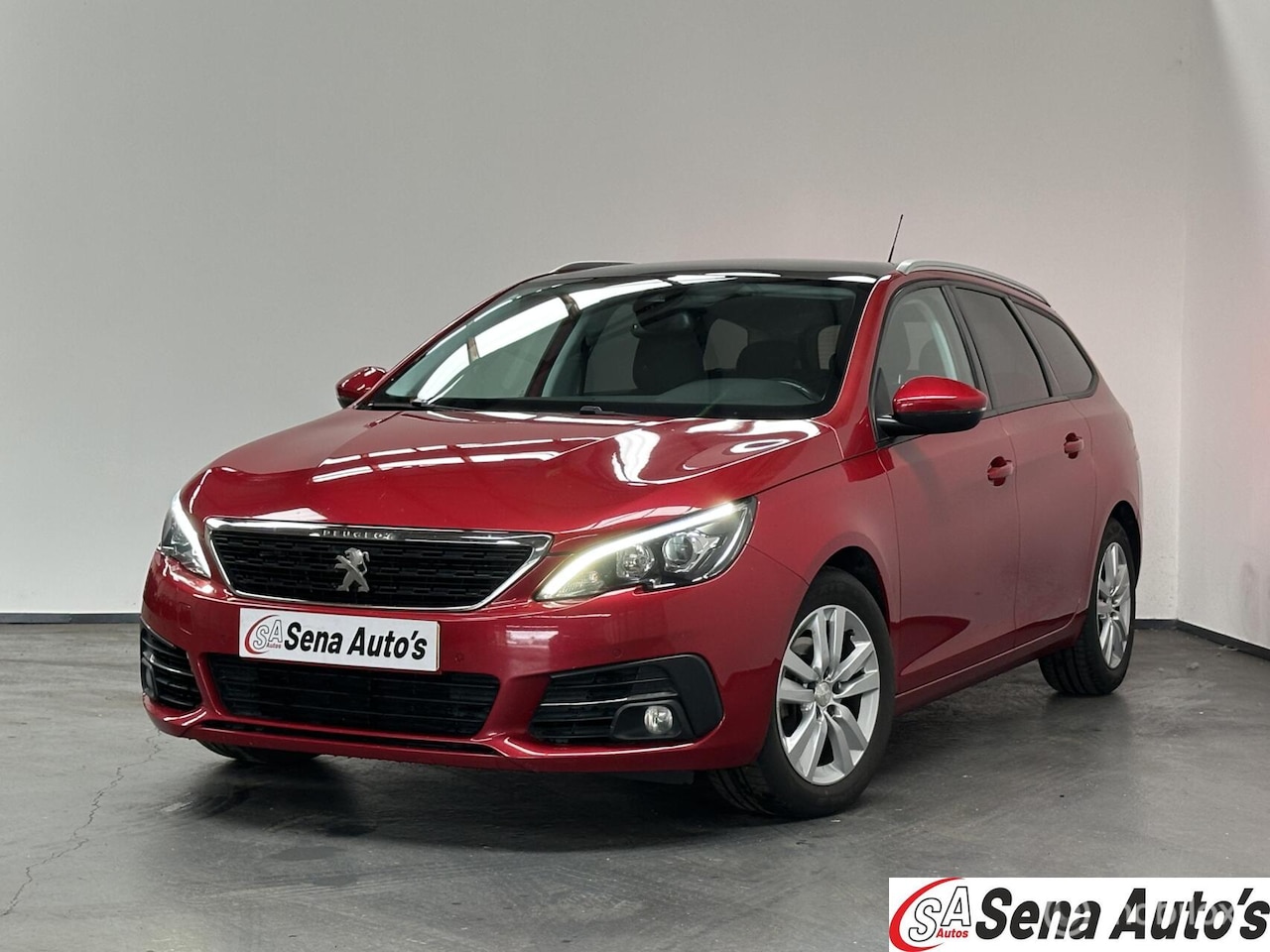 Peugeot 308 SW - 1.2 PureTech Blue Lease Executive/ LED/PANO/Navi - AutoWereld.nl