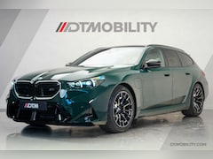 BMW 5-serie Touring - M5 | M-Drivers Pack | Keramisch | Akrapovič | Goodwood Grün Sonderlackierung