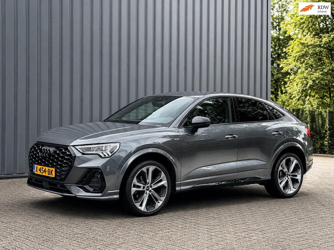 Audi Q3 Sportback - 35 TFSI S-Line Edition | Carplay + Trekhaak | Volledige historie! - AutoWereld.nl