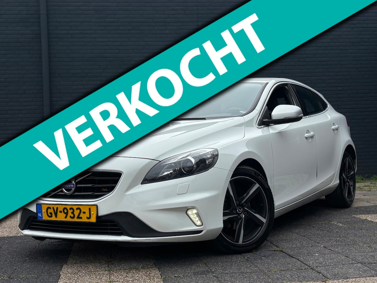 Volvo V40 - 2.0 D2 R-Design | Navi | Stoelverwarming - AutoWereld.nl