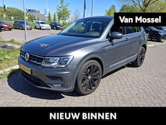 Volkswagen Tiguan - 1.5 TSI Comfortline Business 131 PK| Origineel Nederlands | 1e Eigenaar | Navigatie | Trek